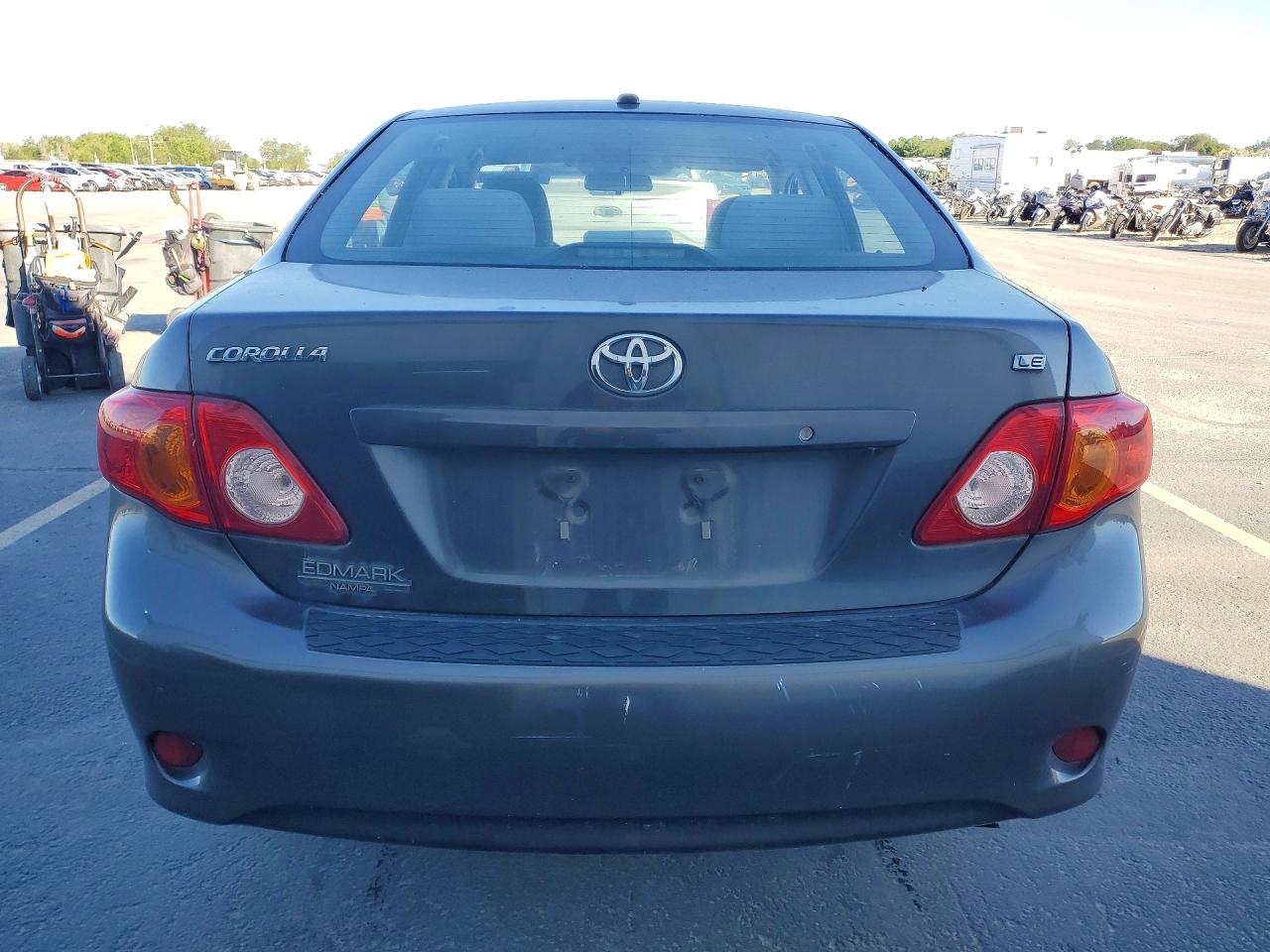 2010 TOYOTA COROLLA LE photo 11