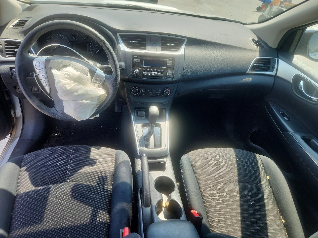 2016 NISSAN SENTRA S photo 8