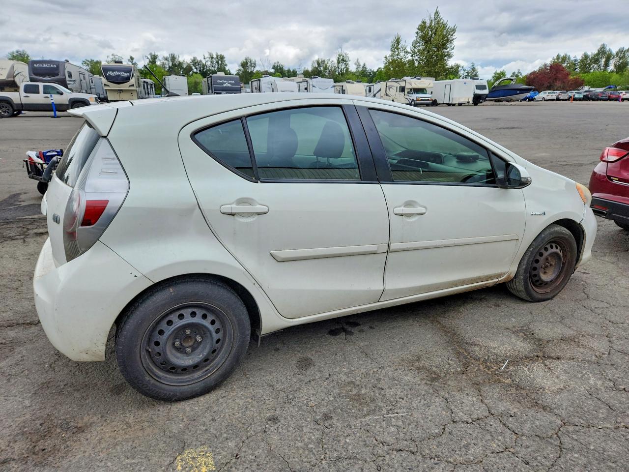 2013 TOYOTA PRIUS C TWO photo 3
