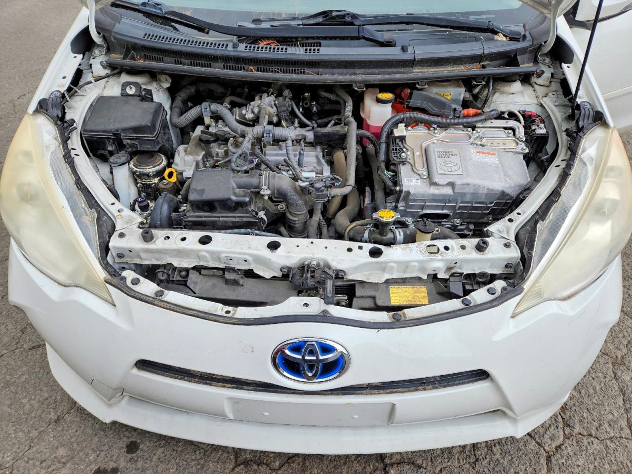 2013 TOYOTA PRIUS C TWO photo 11