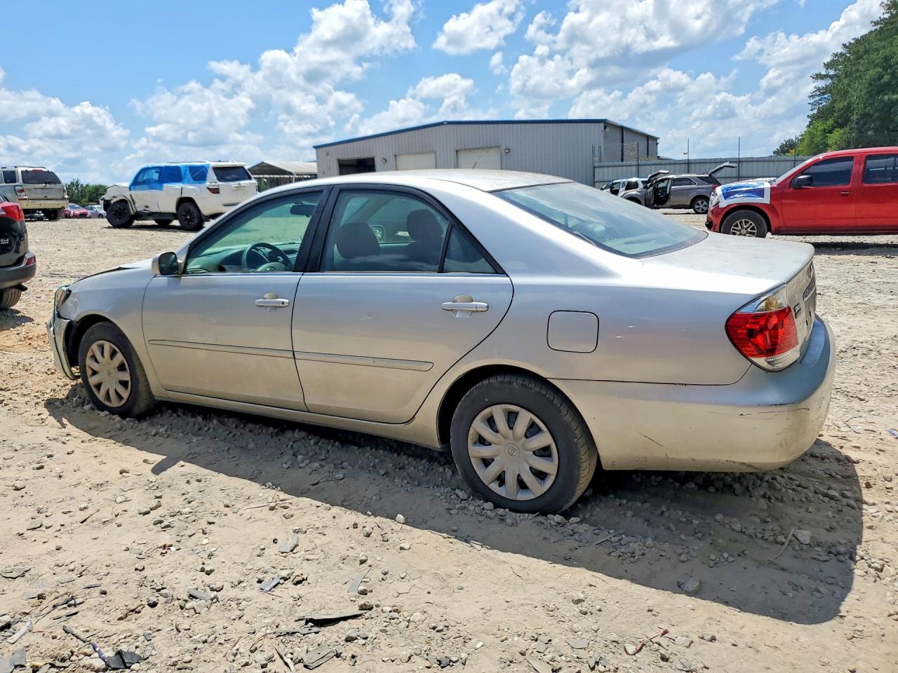 2005 TOYOTA CAMRY LE photo 4