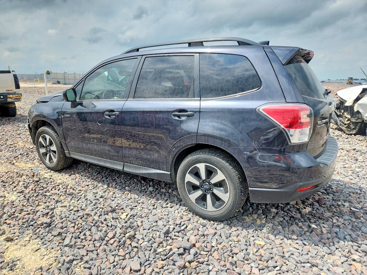 2018 SUBARU FORESTER photo 2