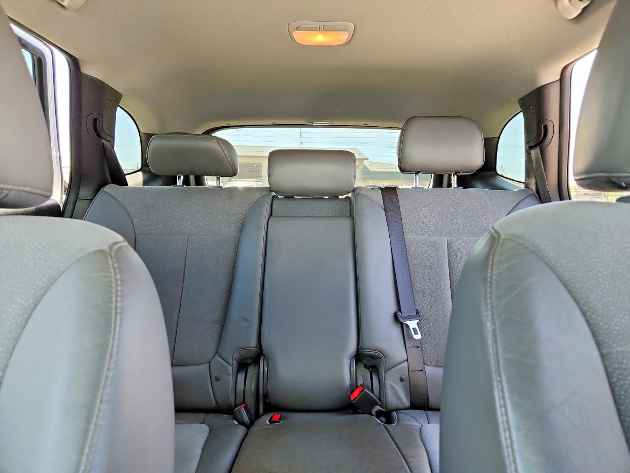 2012 HYUNDAI SANTA FE SE photo 28