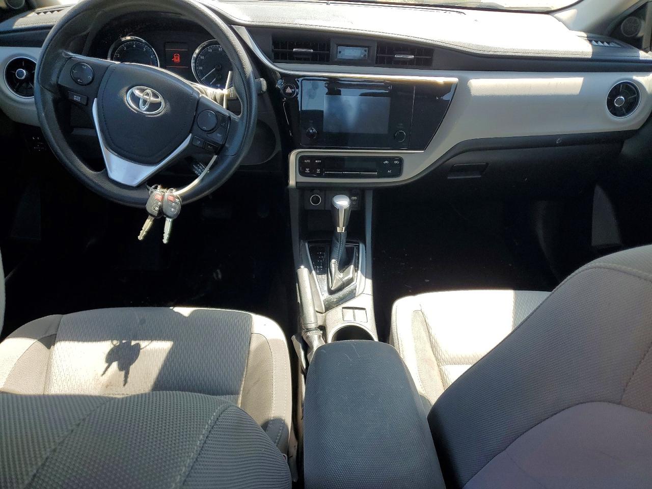 2019 TOYOTA COROLLA LE photo 15