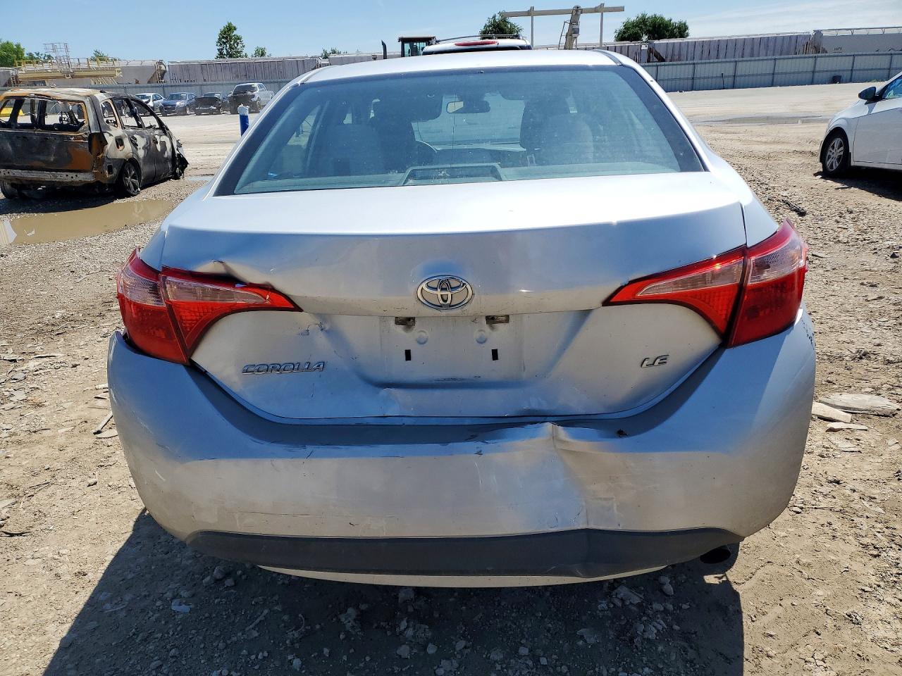 2019 TOYOTA COROLLA LE photo 11