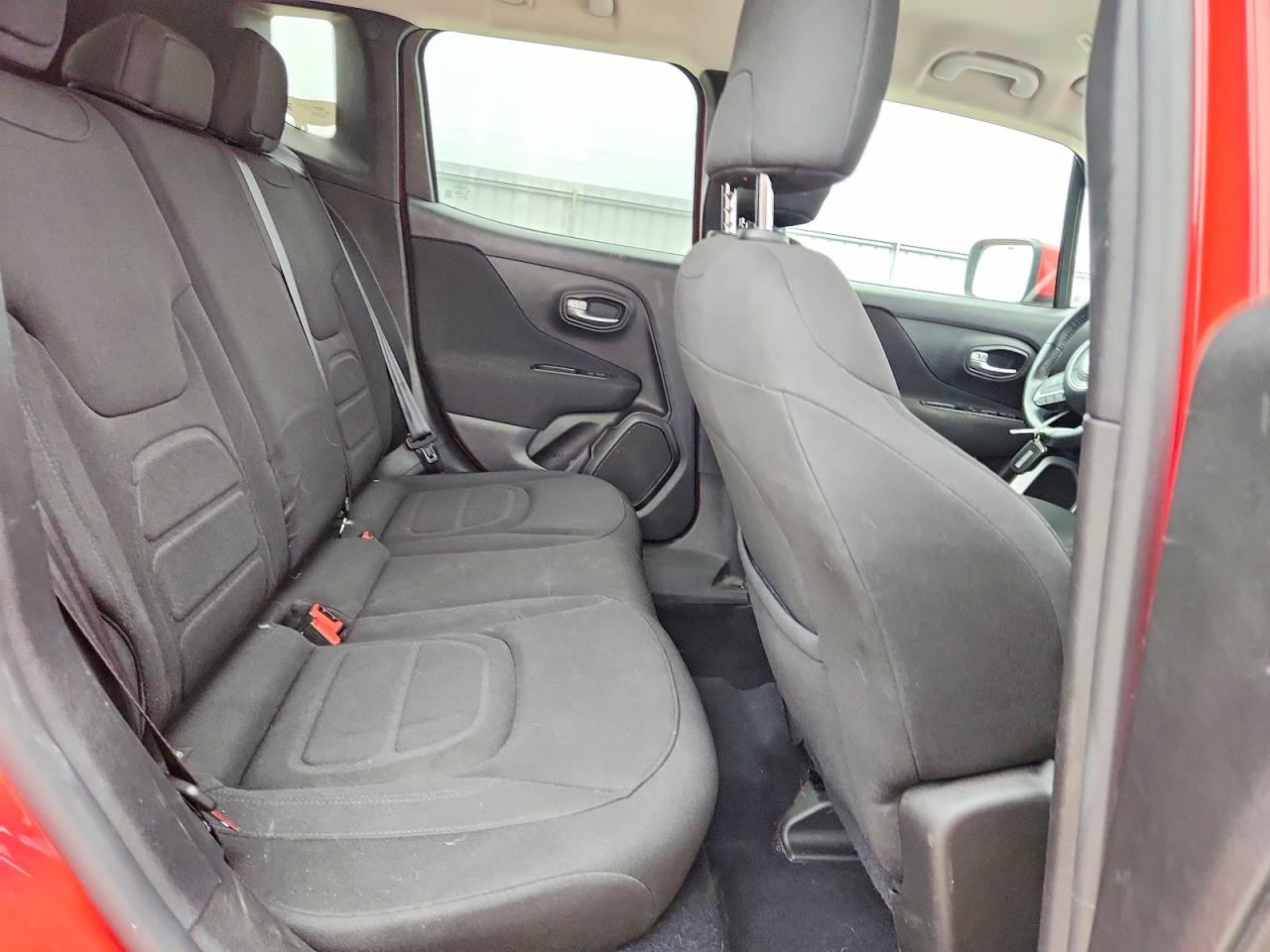 2020 JEEP RENEGADE LATITUDE photo 19