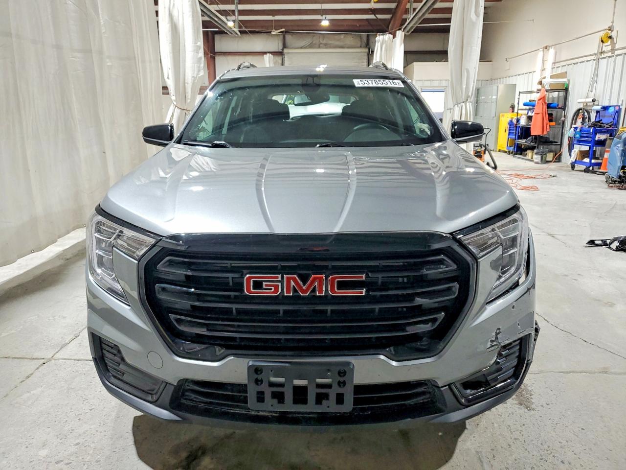 2024 GMC TERRAIN SLE photo 13