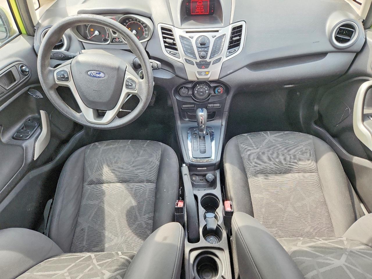 2011 FORD FIESTA SE photo 15