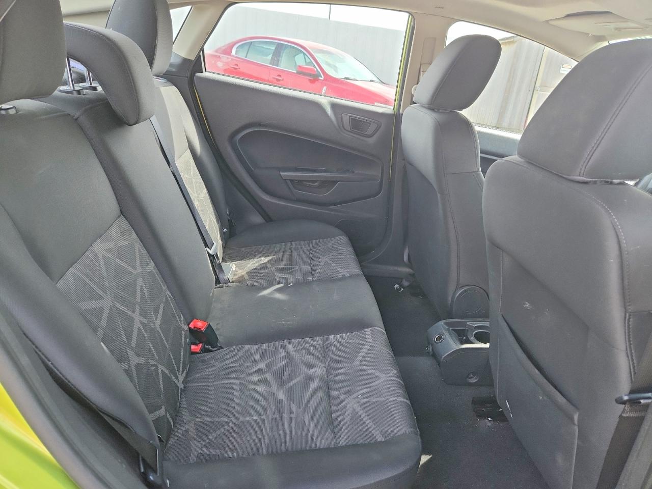 2011 FORD FIESTA SE photo 19