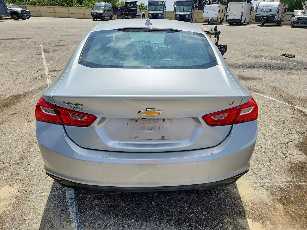 2018 CHEVROLET MALIBU LT photo 11