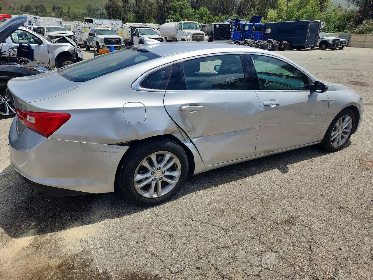 2018 CHEVROLET MALIBU LT photo 5