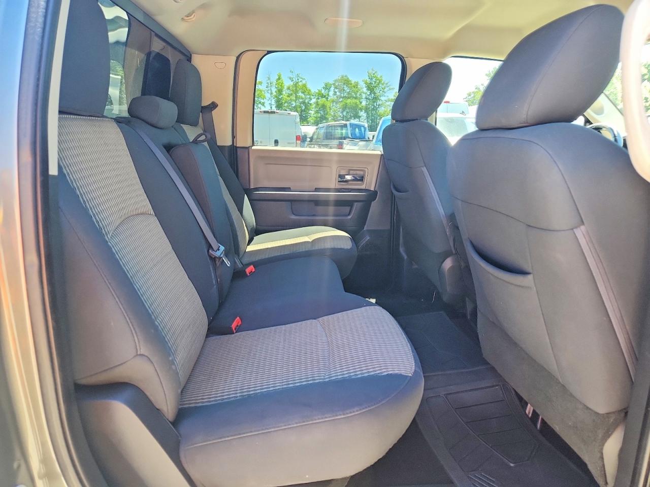 2012 DODGE RAM 3500 SLT photo 21