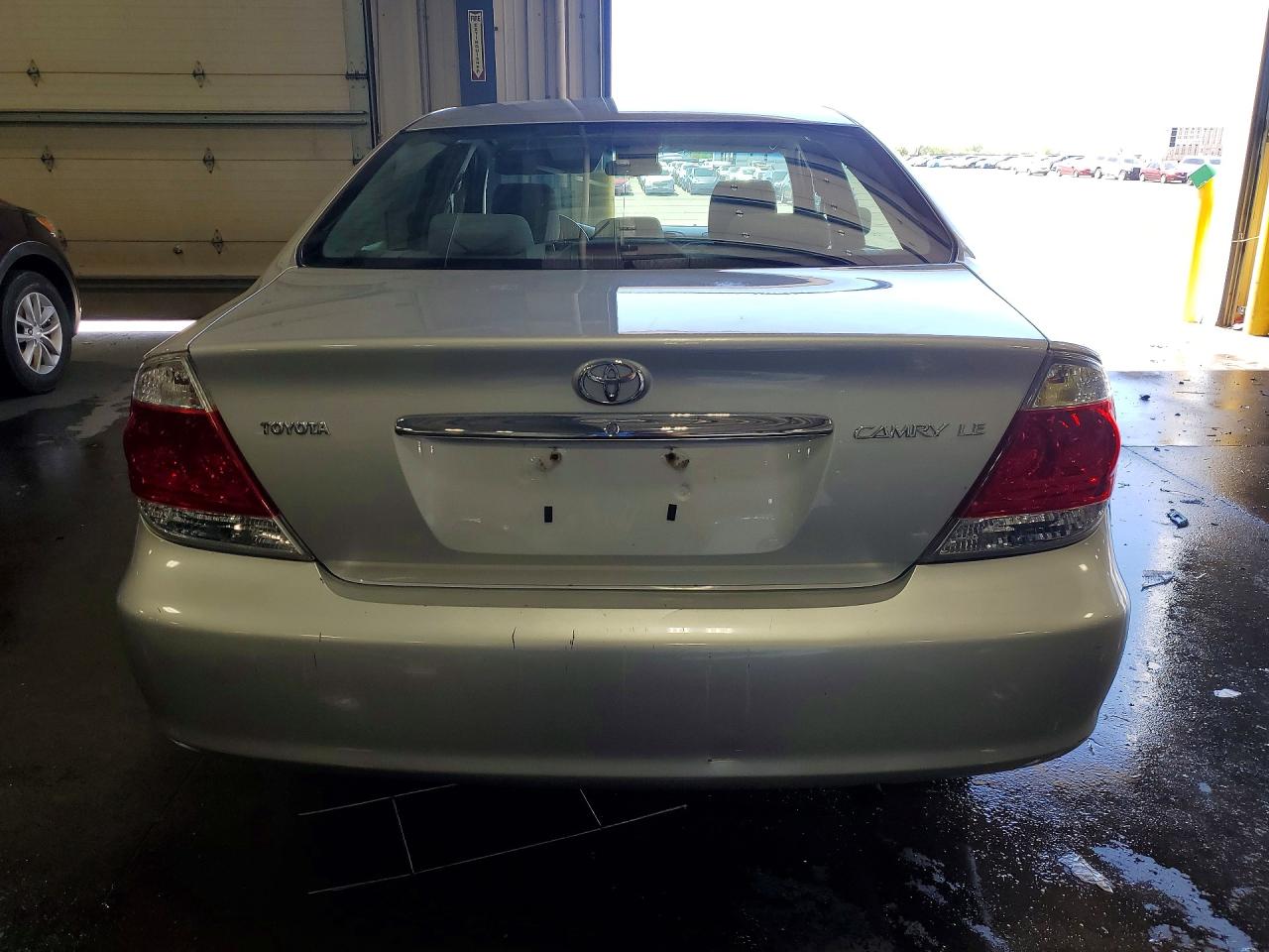 2005 TOYOTA CAMRY LE photo 11