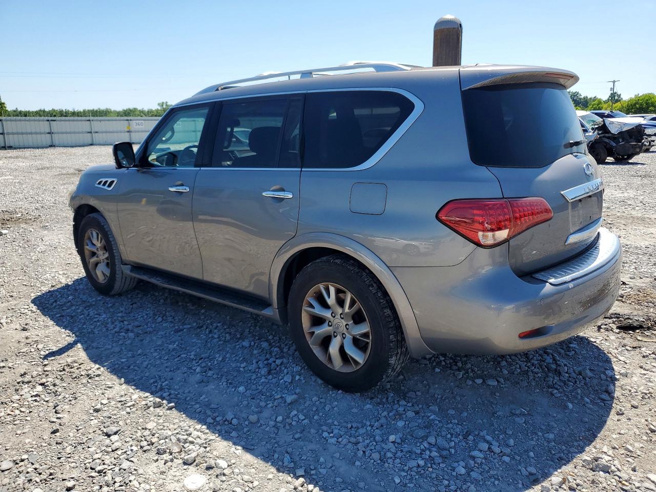 2012 INFINITI QX56 BASE photo 2