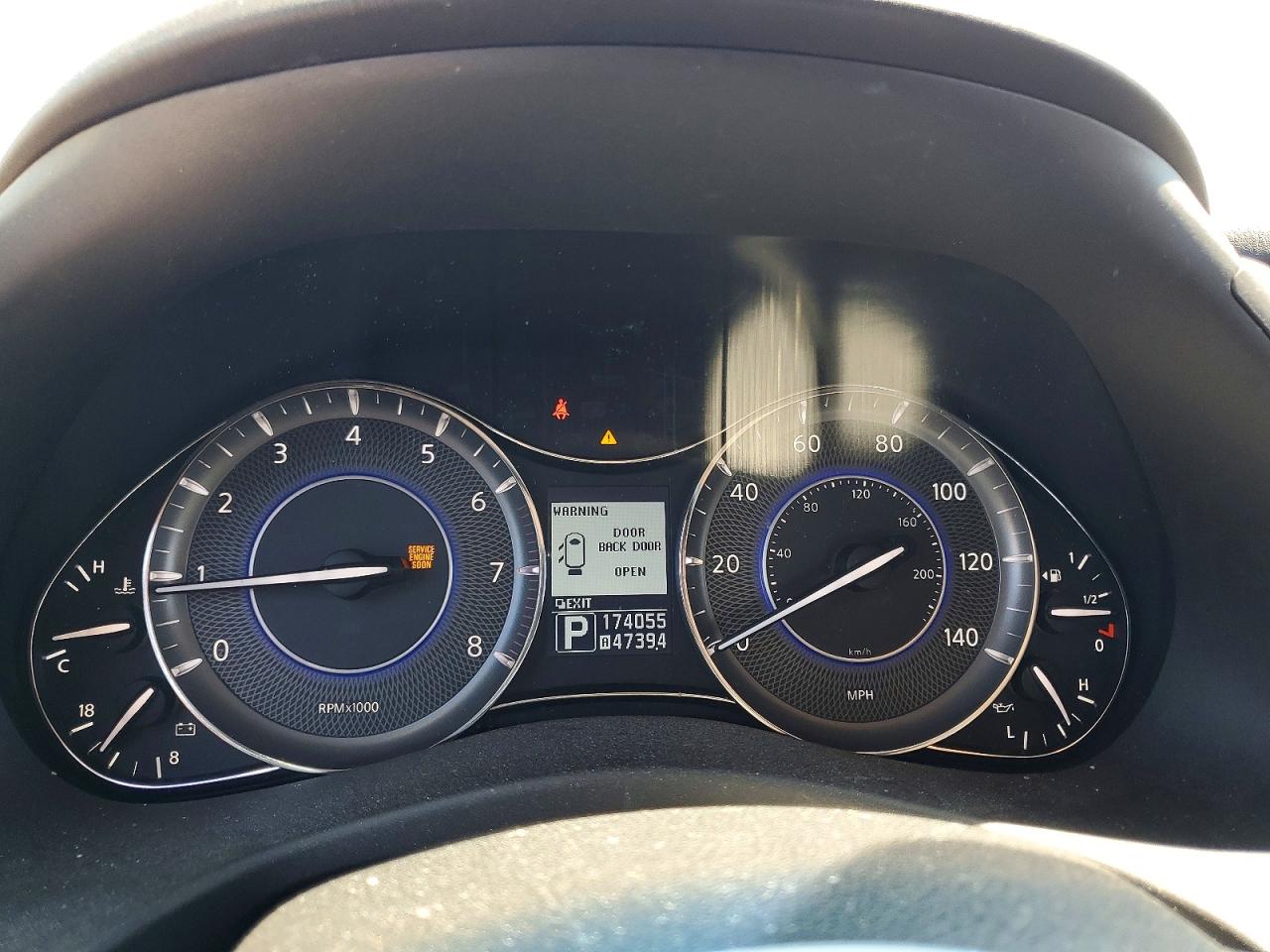 2012 INFINITI QX56 BASE photo 9