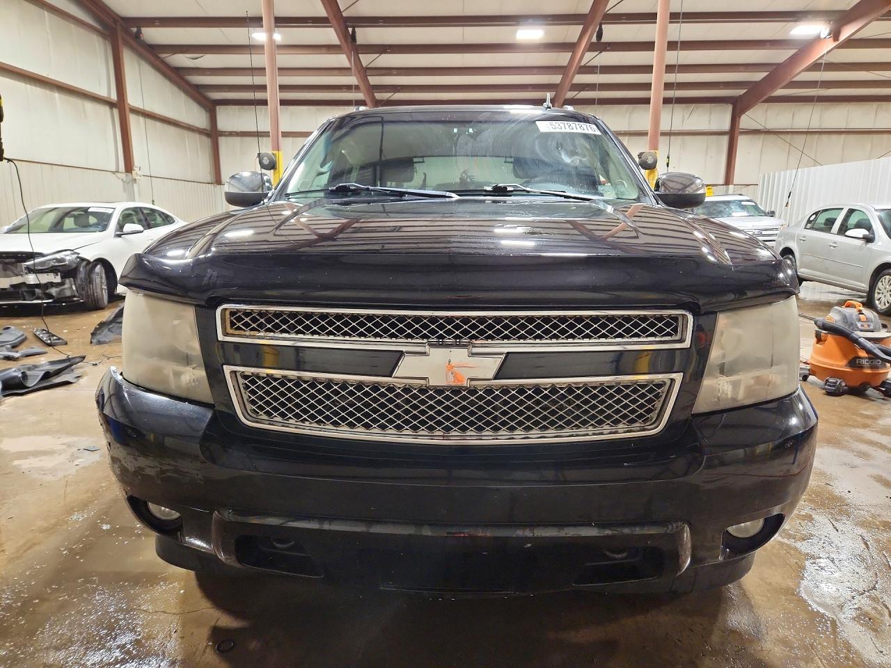 2010 CHEVROLET AVALANCHE LTZ photo 9