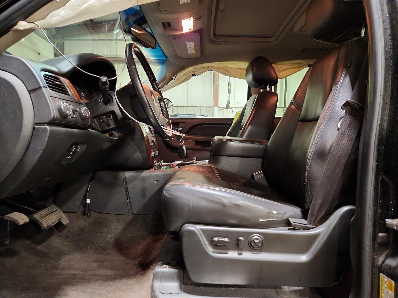 2010 CHEVROLET AVALANCHE LTZ photo 13
