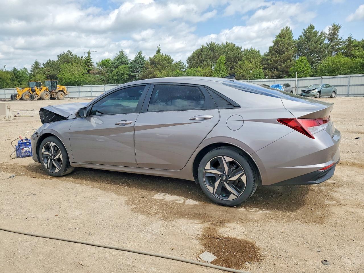 2023 HYUNDAI ELANTRA SEL photo 2