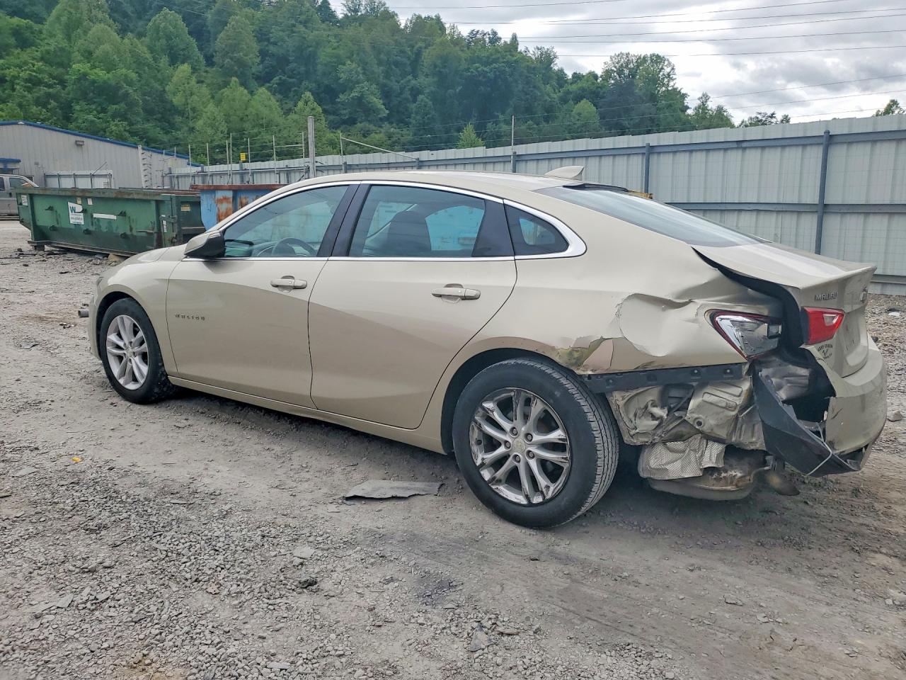 2016 CHEVROLET MALIBU LT photo 2