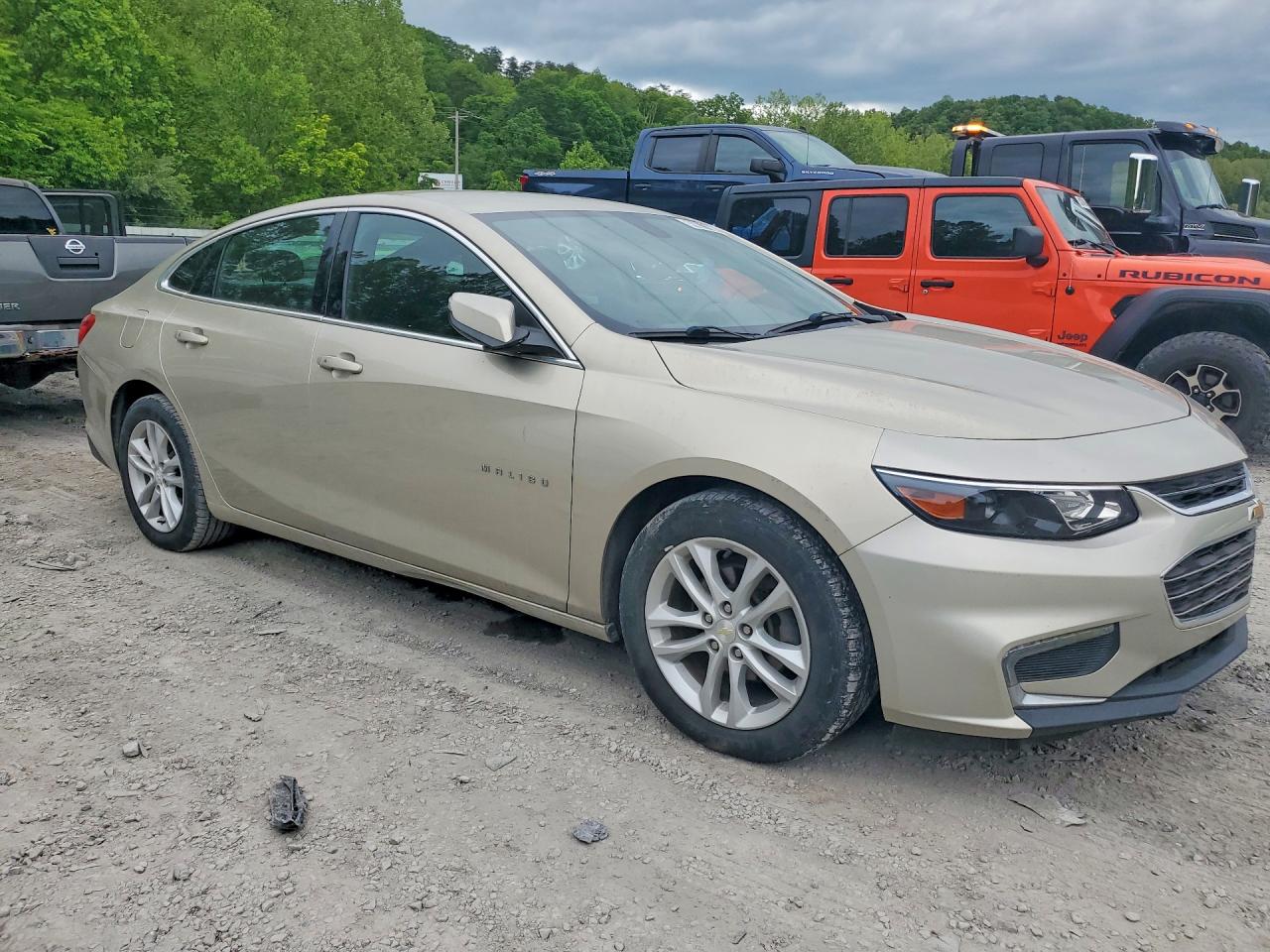 2016 CHEVROLET MALIBU LT photo 4