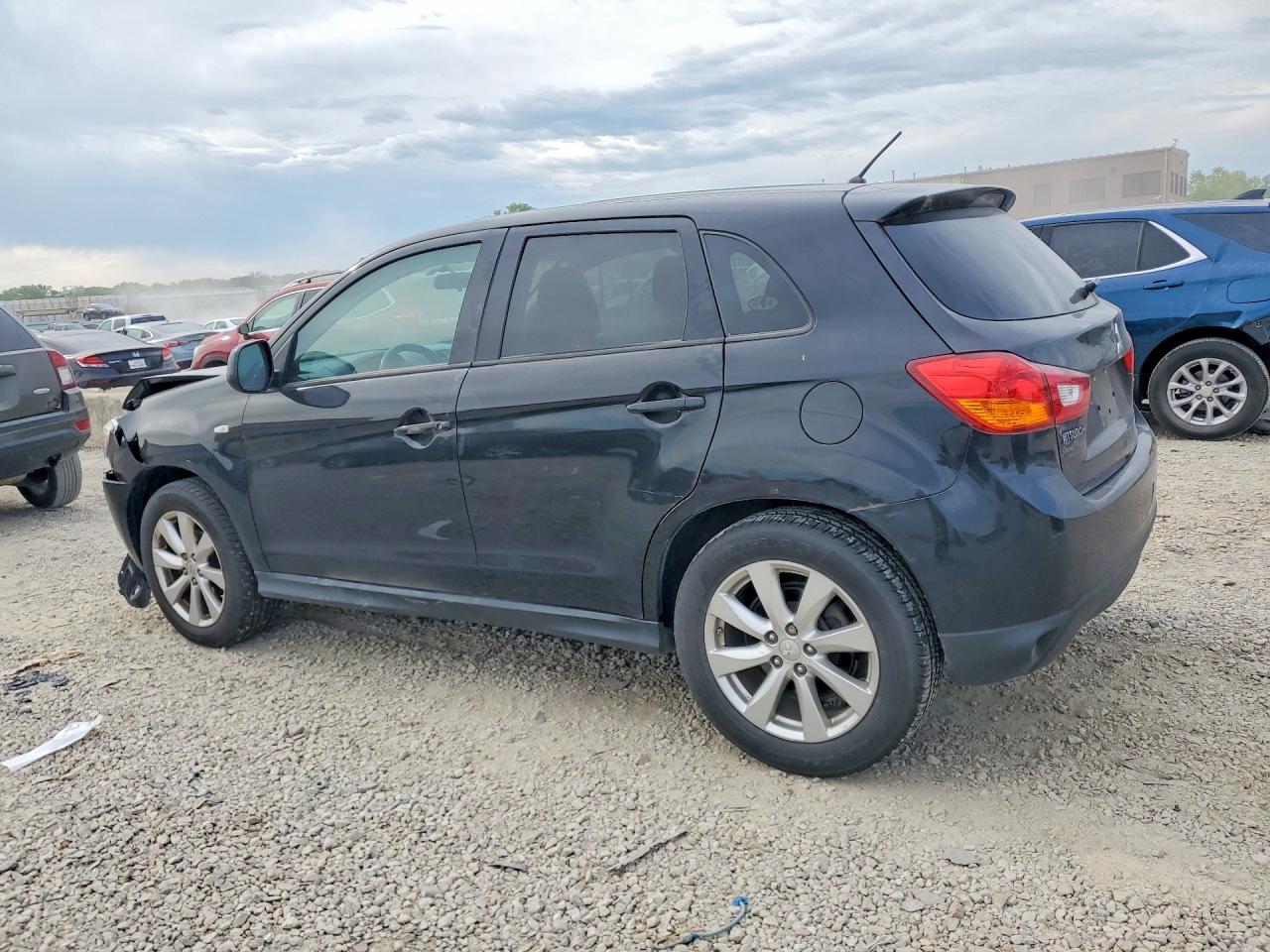 2015 MITSUBISHI OUTLANDER SPORT ES photo 2