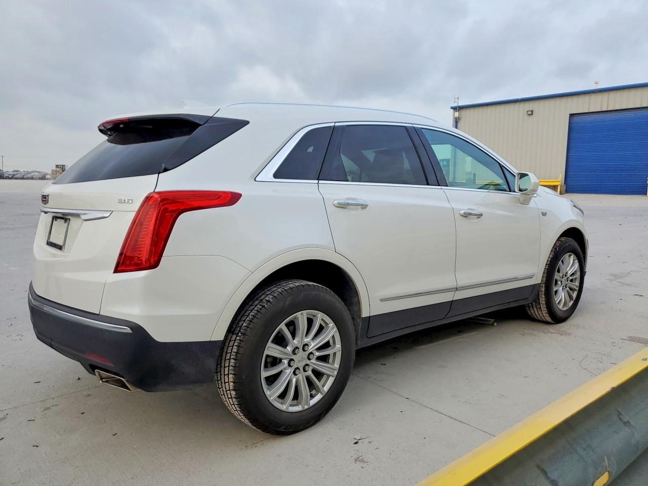 2018 CADILLAC XT5 photo 5