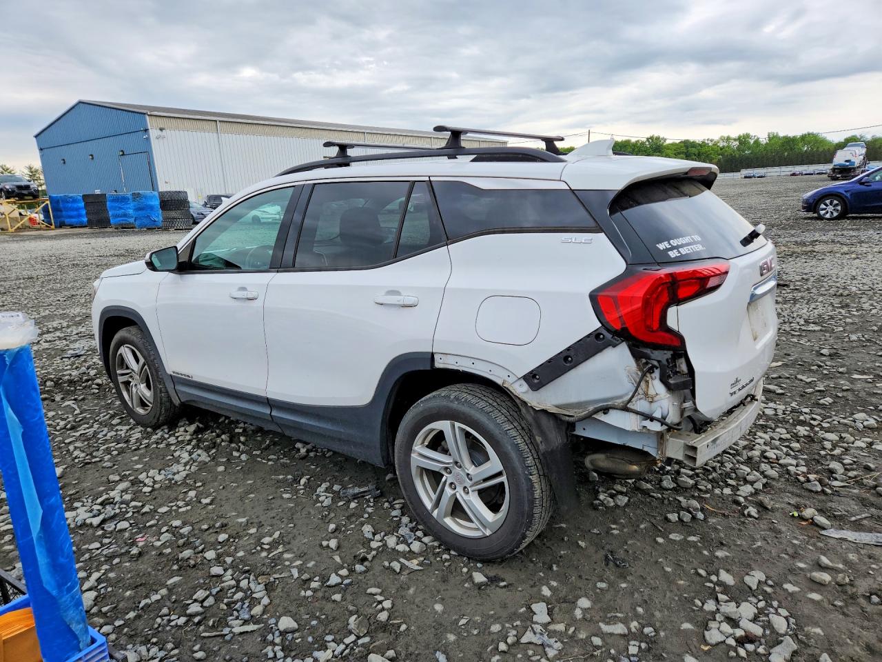2018 GMC TERRAIN SLE photo 3
