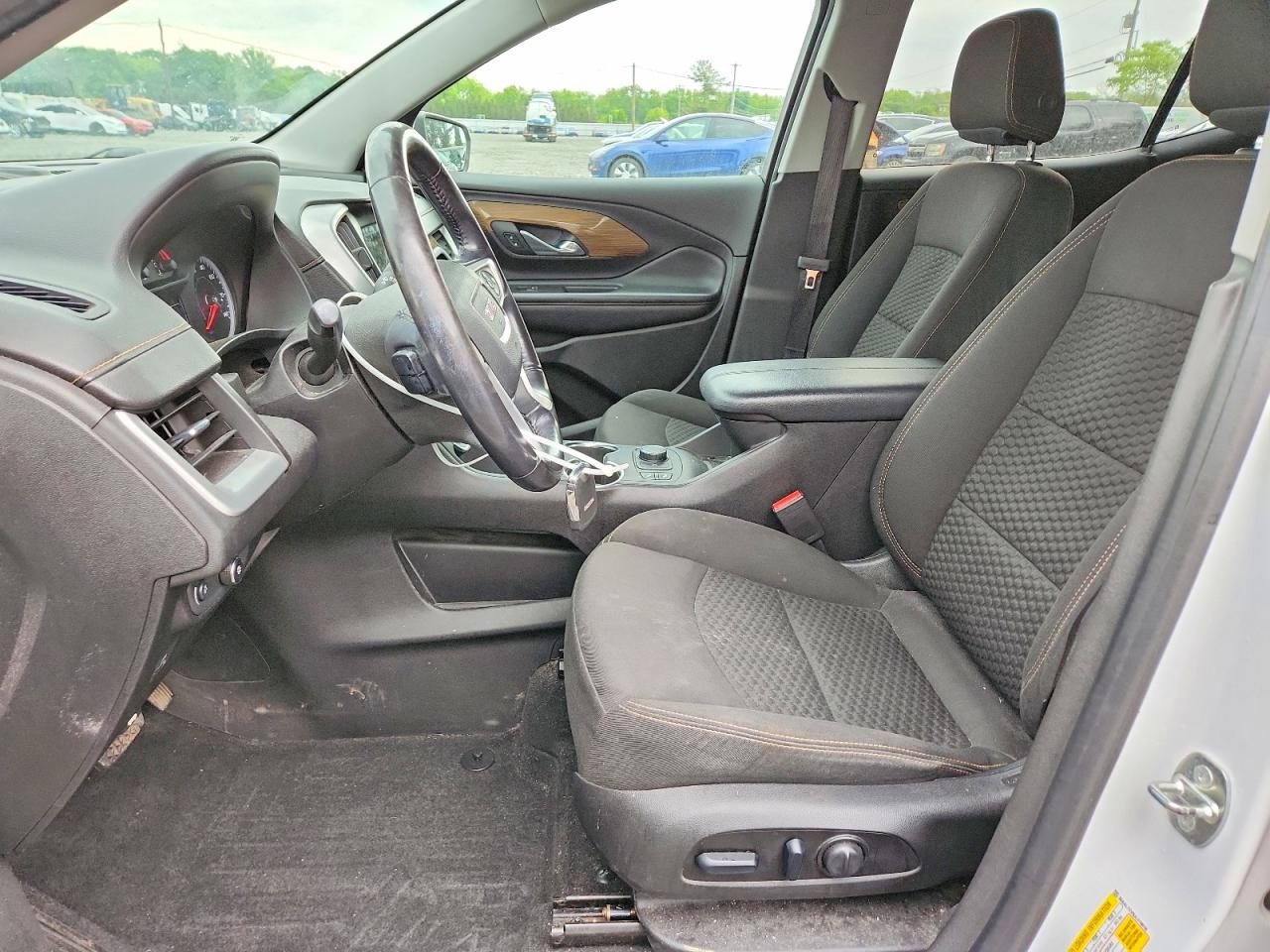 2018 GMC TERRAIN SLE photo 13