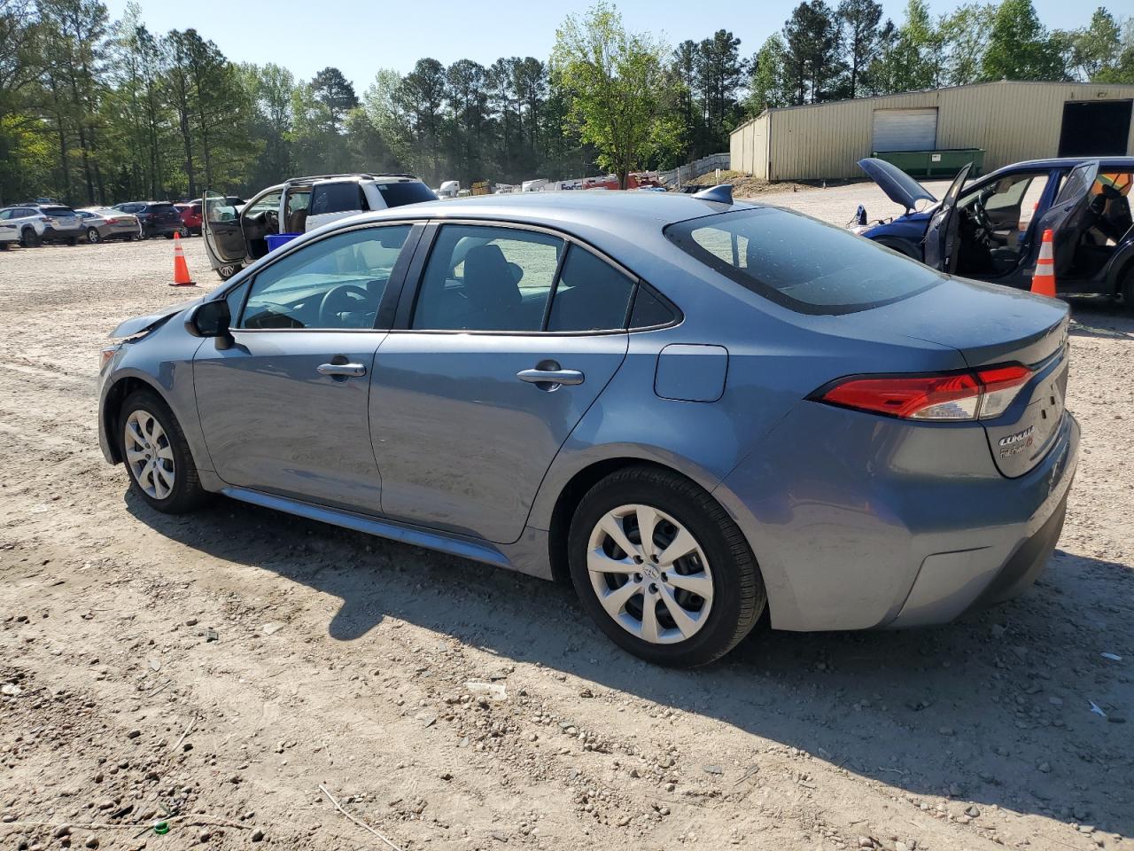 2025 TOYOTA COROLLA LE photo 3