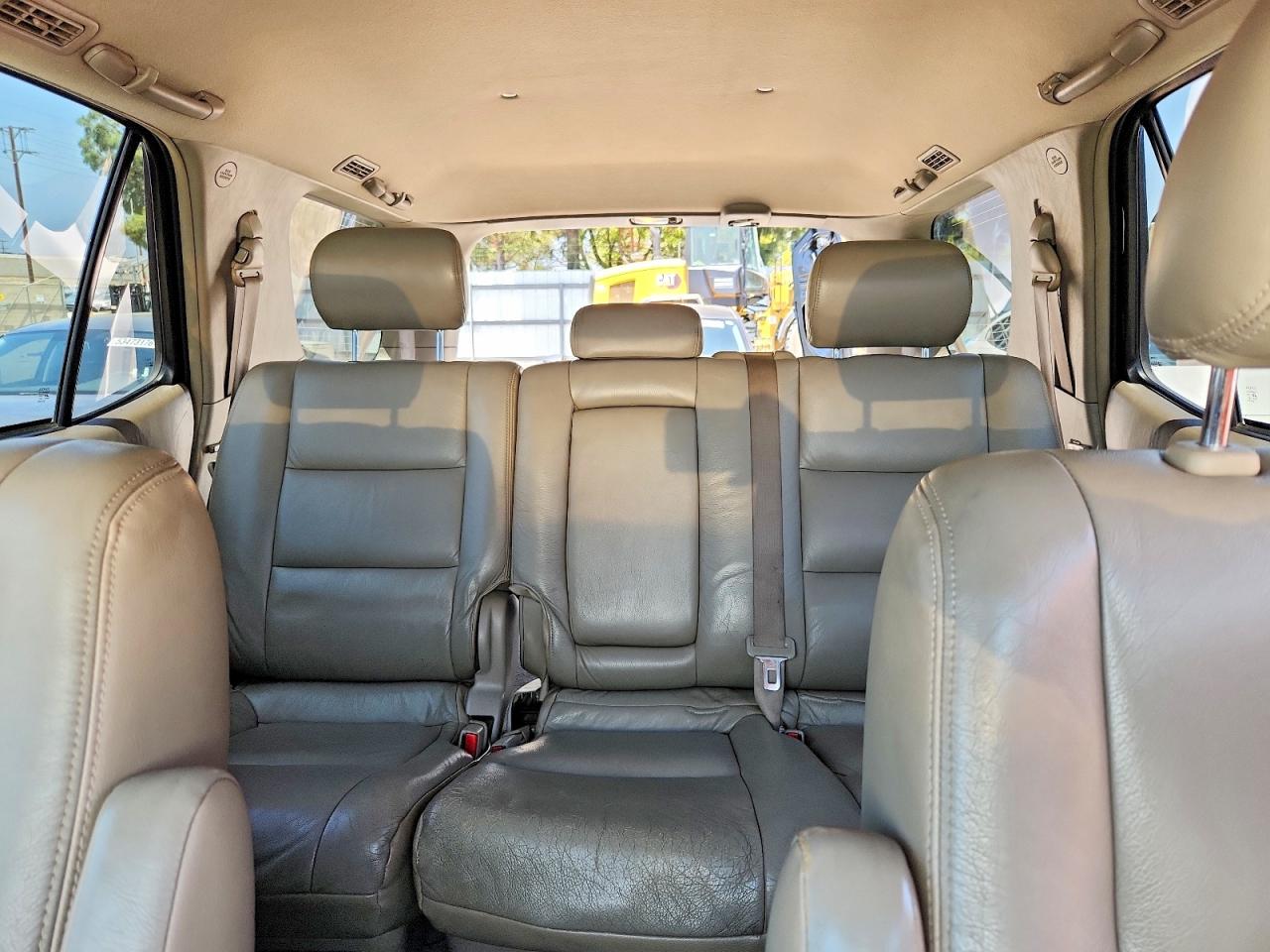 2005 TOYOTA SEQUOIA SR5 photo 10