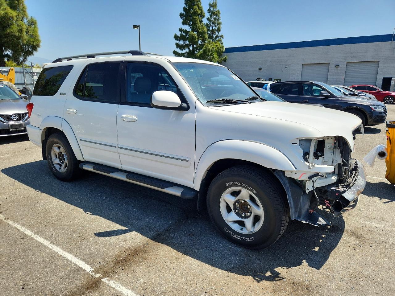 2005 TOYOTA SEQUOIA SR5 photo 4