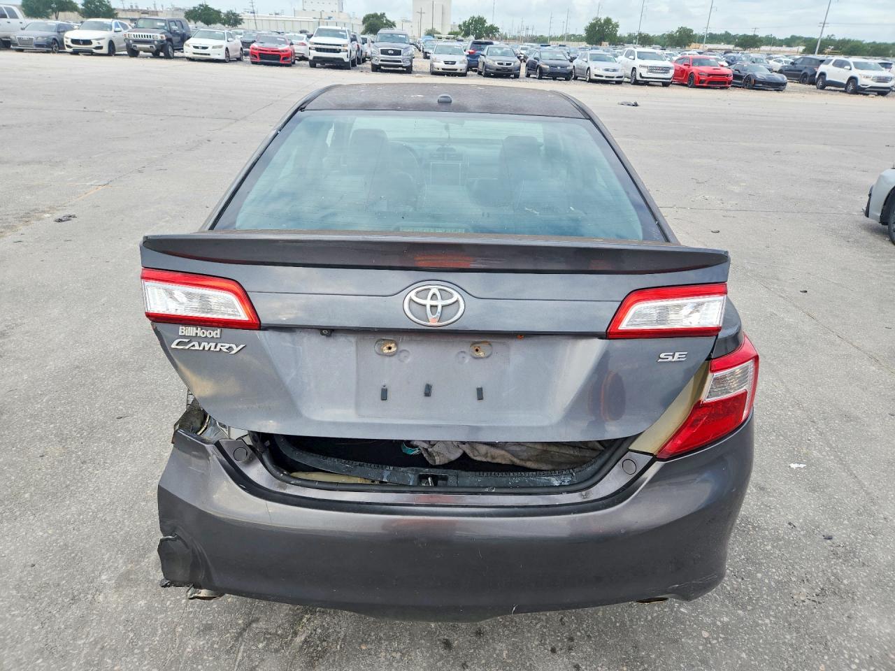 2012 TOYOTA CAMRY SE V6 photo 11