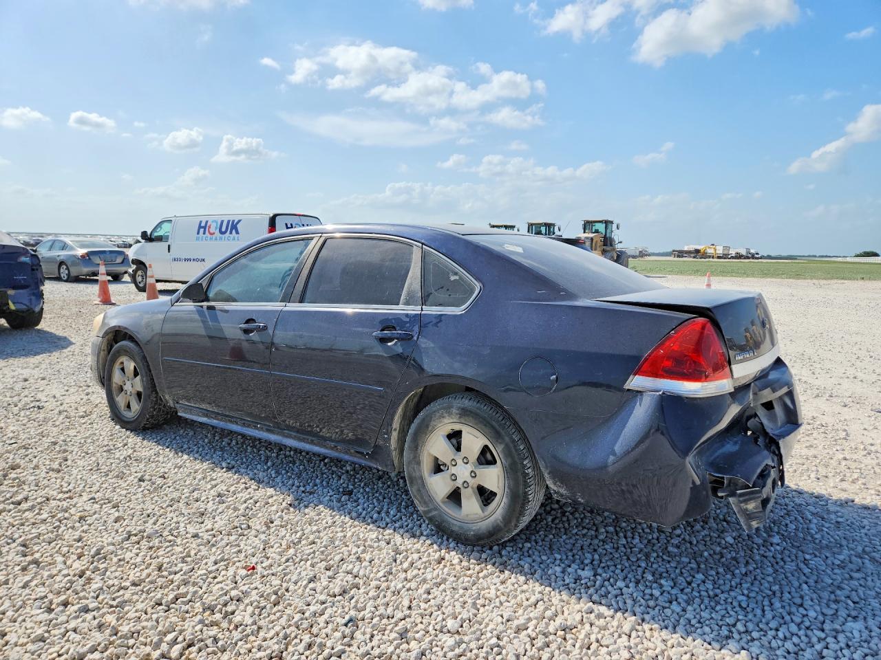 2011 CHEVROLET IMPALA LT photo 3