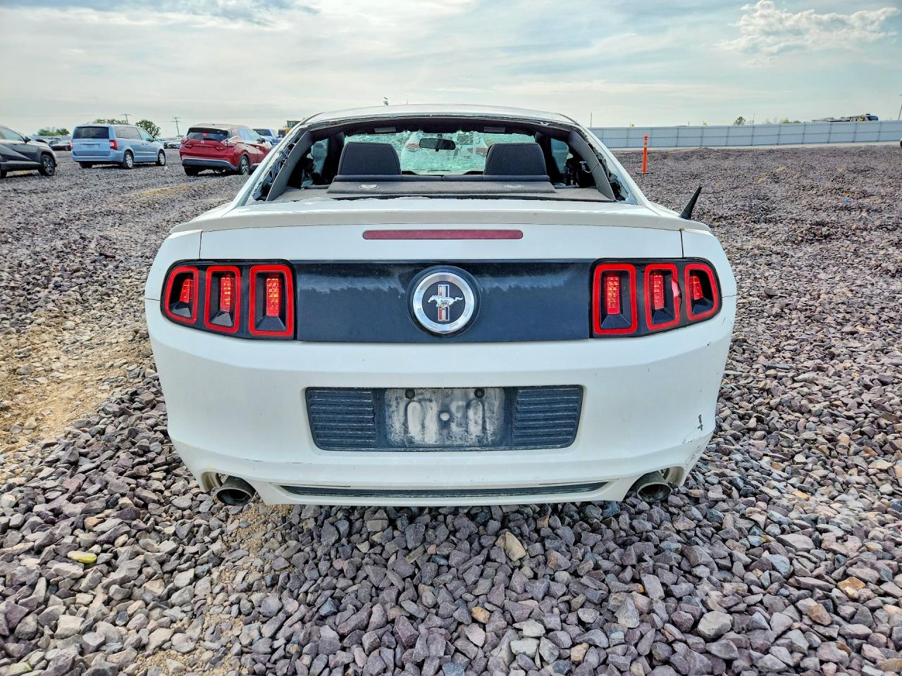 2013 FORD MUSTANG photo 16