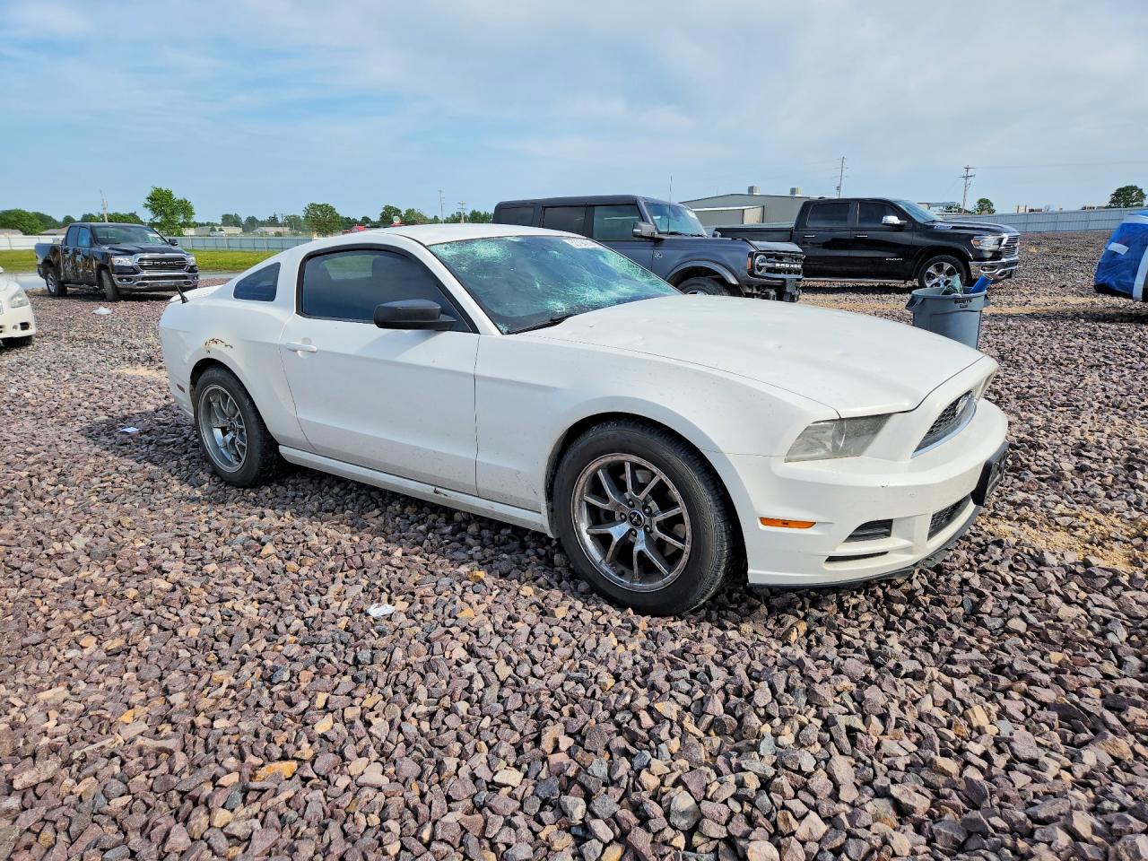 2013 FORD MUSTANG photo 10