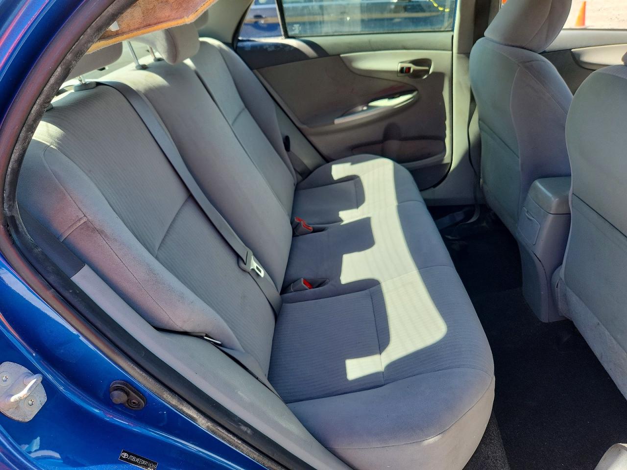 2010 TOYOTA COROLLA LE photo 19