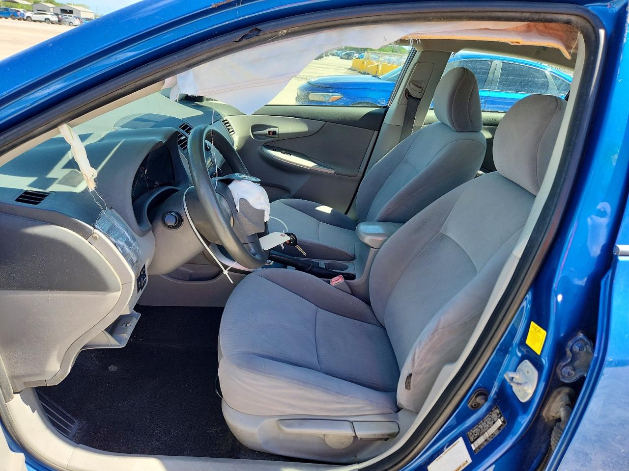 2010 TOYOTA COROLLA LE photo 13