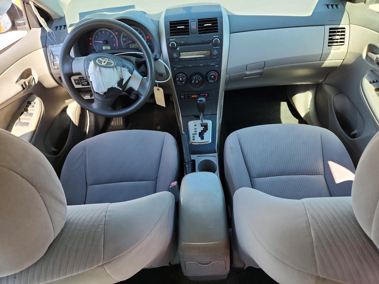 2010 TOYOTA COROLLA LE photo 15