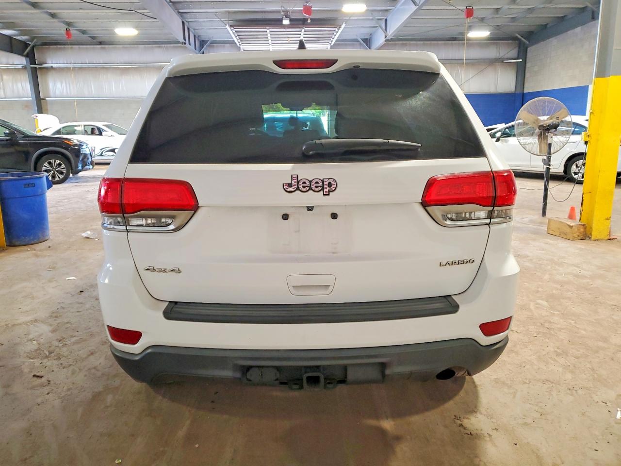 2015 JEEP GRAND CHEROKEE LAREDO photo 11