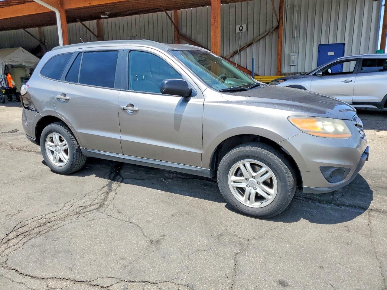 2011 HYUNDAI SANTA FE GLS photo 10