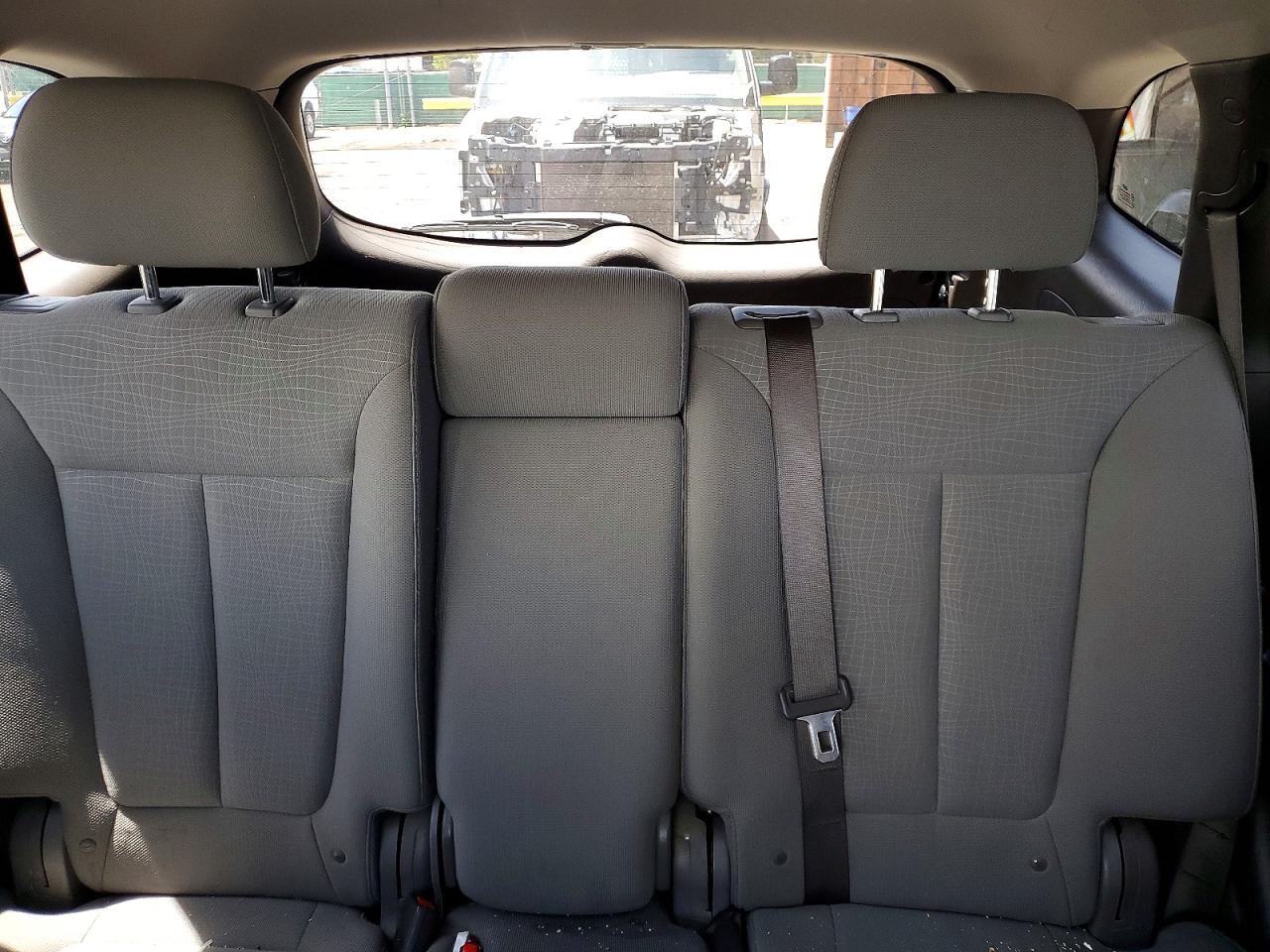 2011 HYUNDAI SANTA FE GLS photo 28