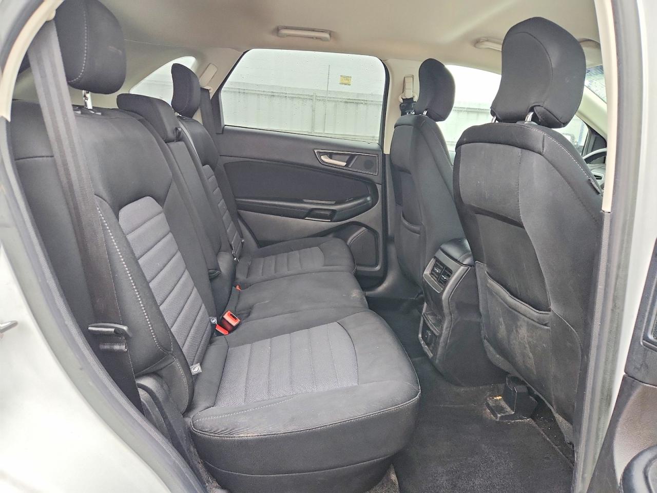2017 FORD EDGE SE photo 11
