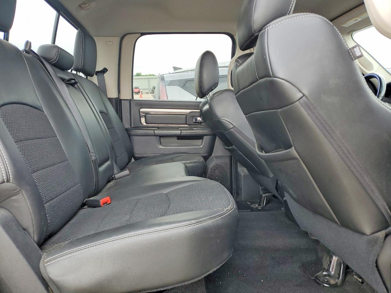 2013 RAM 1500 SLT photo 28