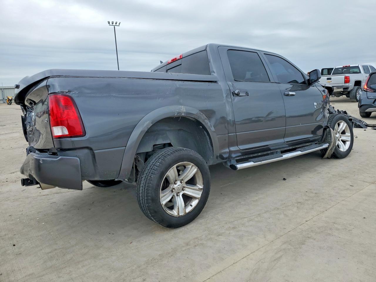 2013 RAM 1500 SLT photo 7