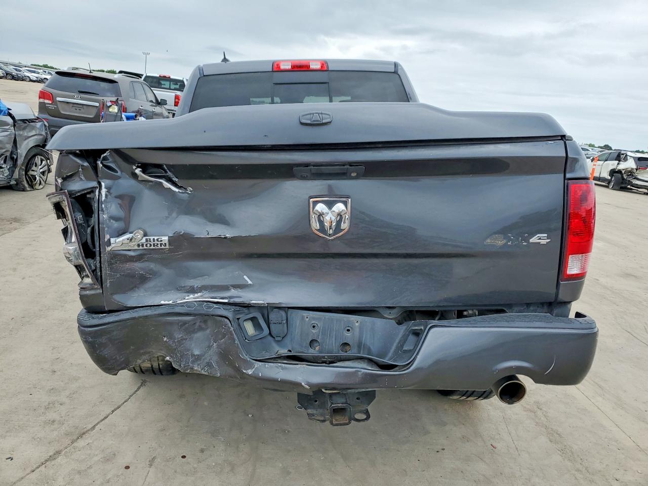 2013 RAM 1500 SLT photo 16