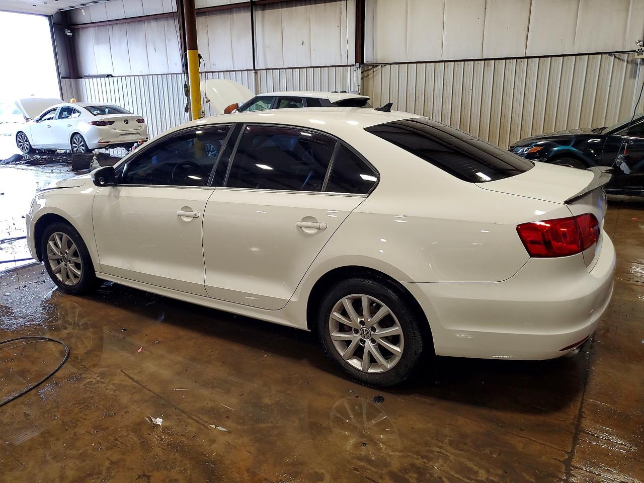 2013 VOLKSWAGEN JETTA SE photo 3