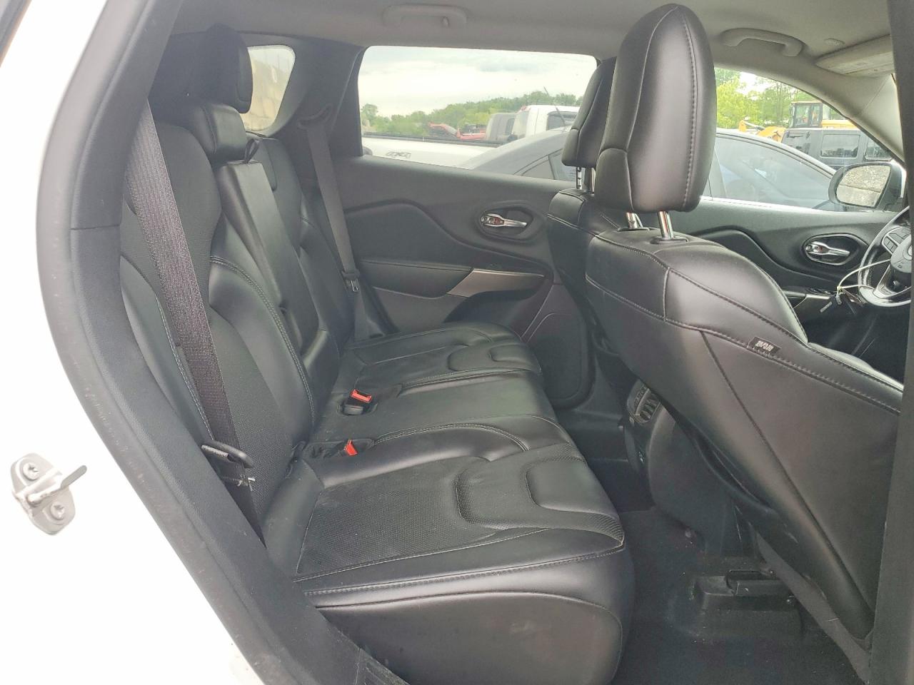 2021 JEEP CHEROKEE LATITUDE LUX photo 31