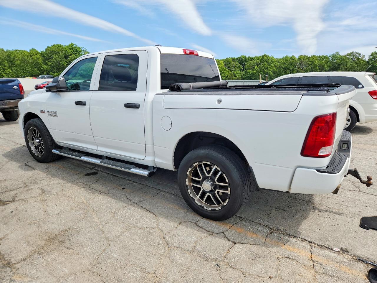 2014 RAM 1500 ST photo 4