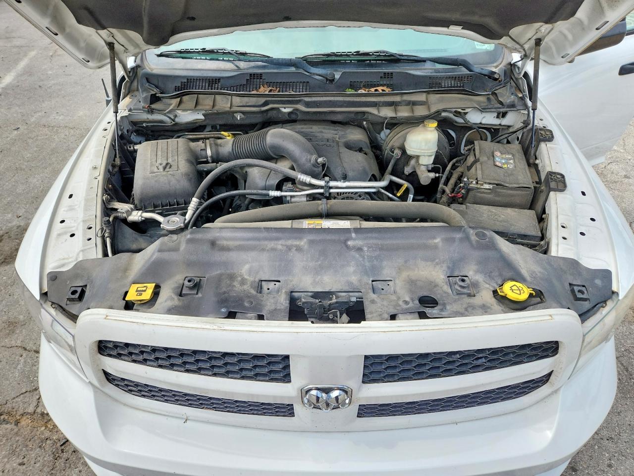 2014 RAM 1500 ST photo 31