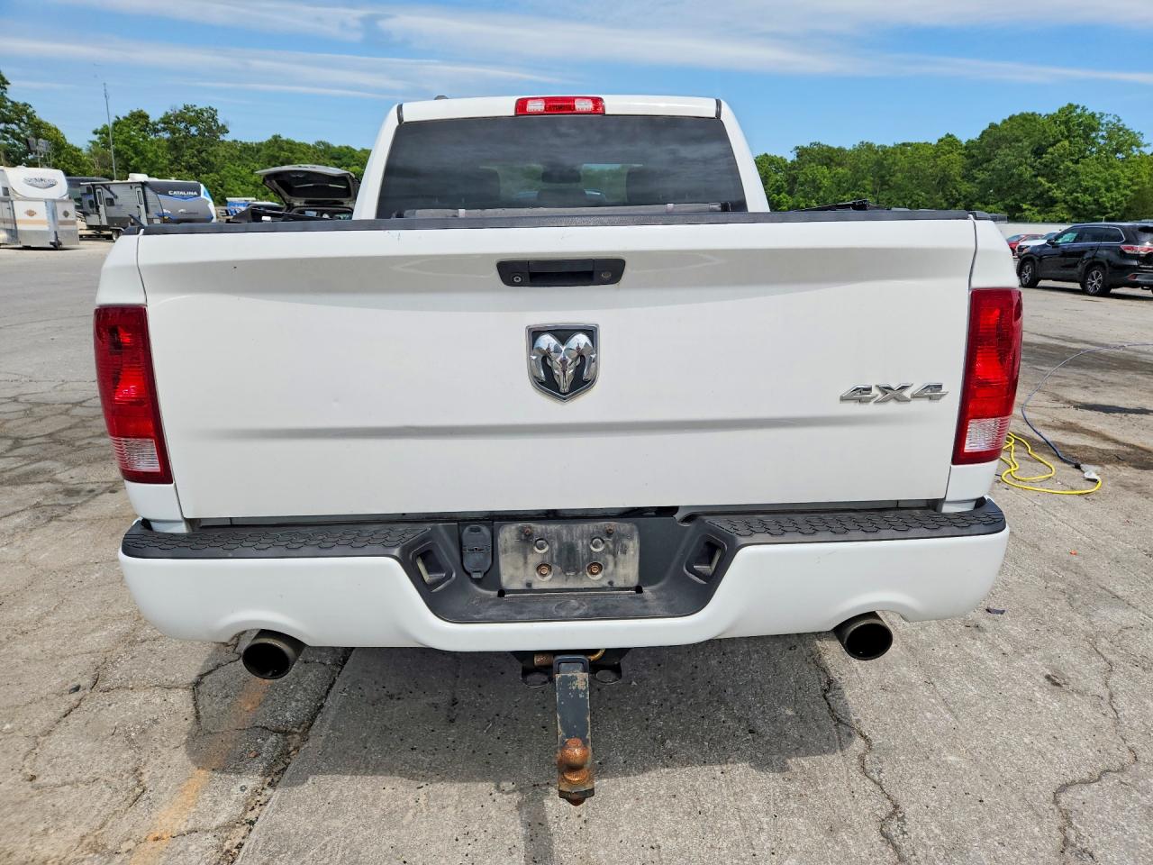 2014 RAM 1500 ST photo 16